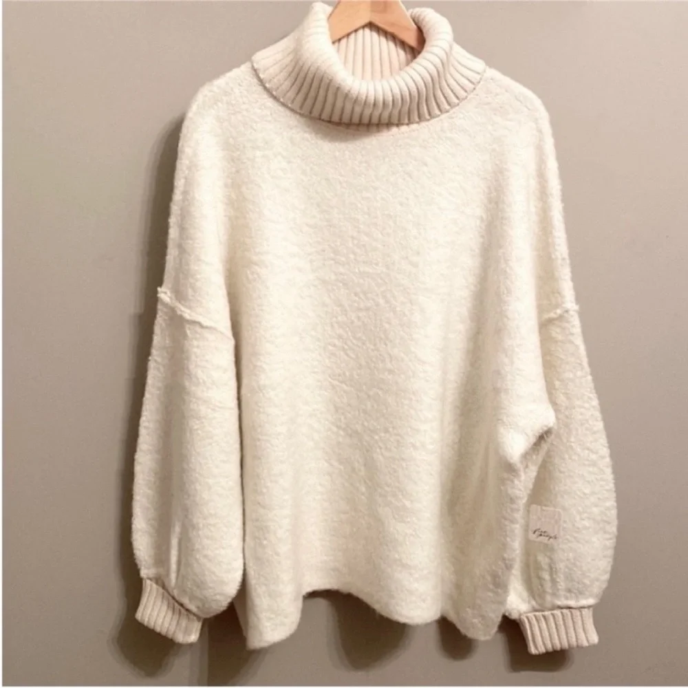 Free People Milo Oversized Tunic Turtleneck Sweater in Off White NWT Size Med - Picture 3 of 12